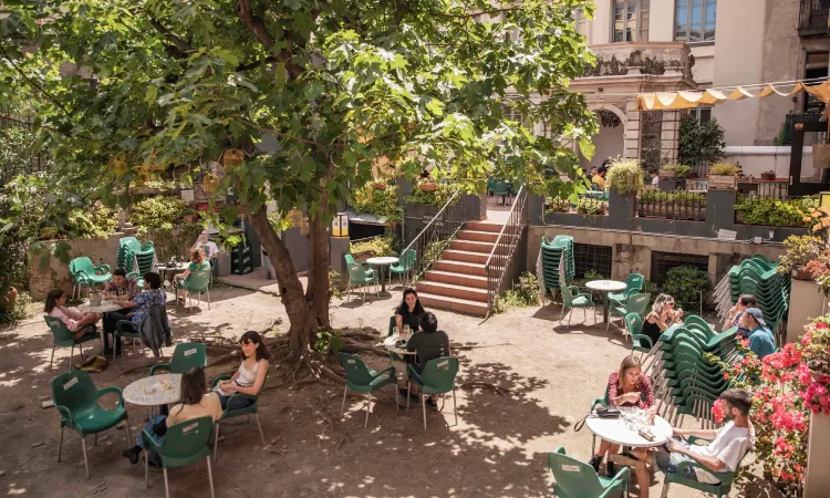 L'Antic Teatre i el Centre Cívic Parc Sandaru impulsen una beca de suport a la creació