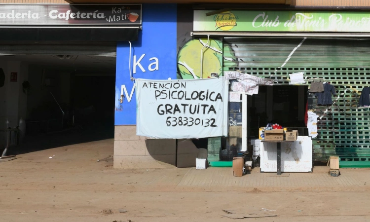 L'Hospitalet acull una mostra amb fotos impactants de la DANA: "Plorava cada vegada que parlava amb algú"