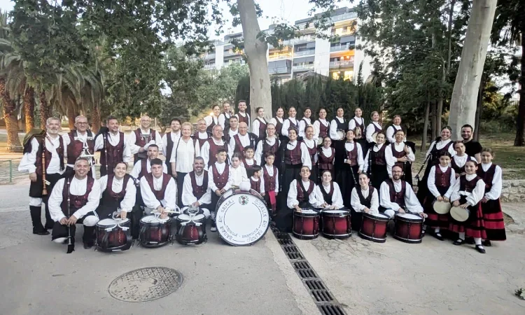 Tocant la gaita a Cornellà des del 1982 amb Galícia al cor: "Tenen un so molt potent"